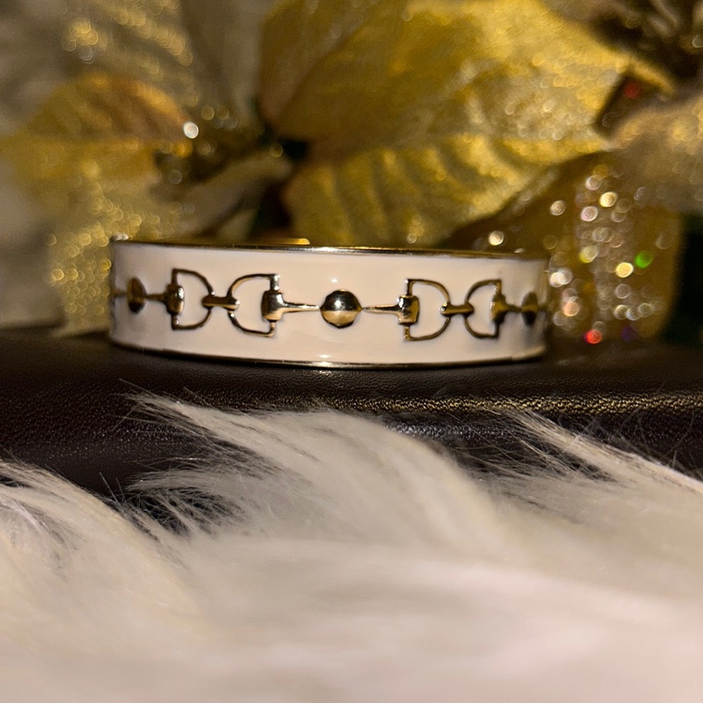NWOT Nordstrom Sequin Bracelet Cream & Silver Cup Design Open Clasp